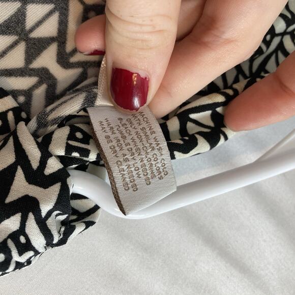 Chico's Women's Black White Geometric Faux Wrap Tunic Top‎ Size 3 XL Old Money - Picture 6 of 10
